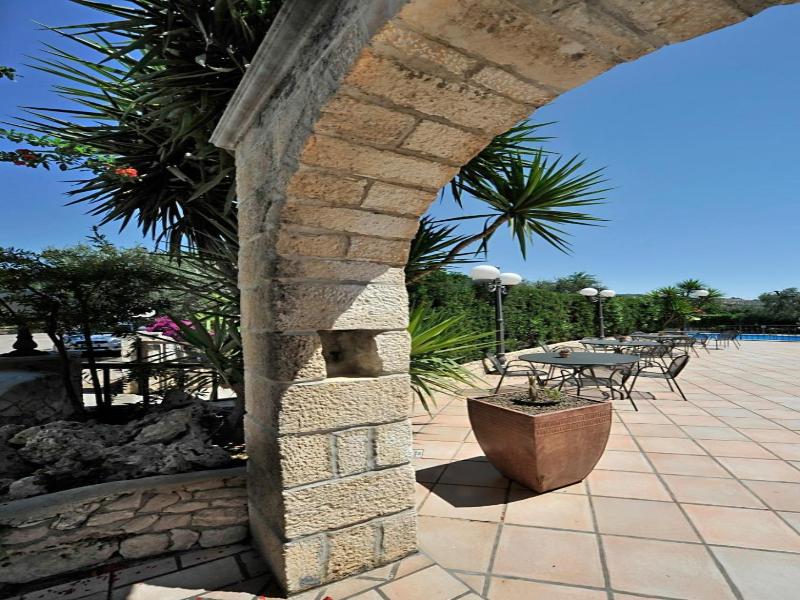 Hotel Apeneste image