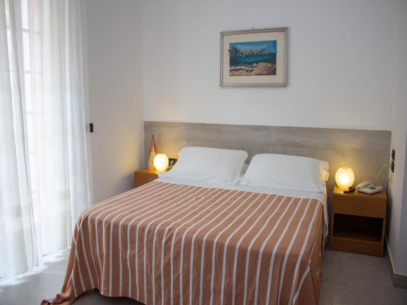 Hotel Apeneste image