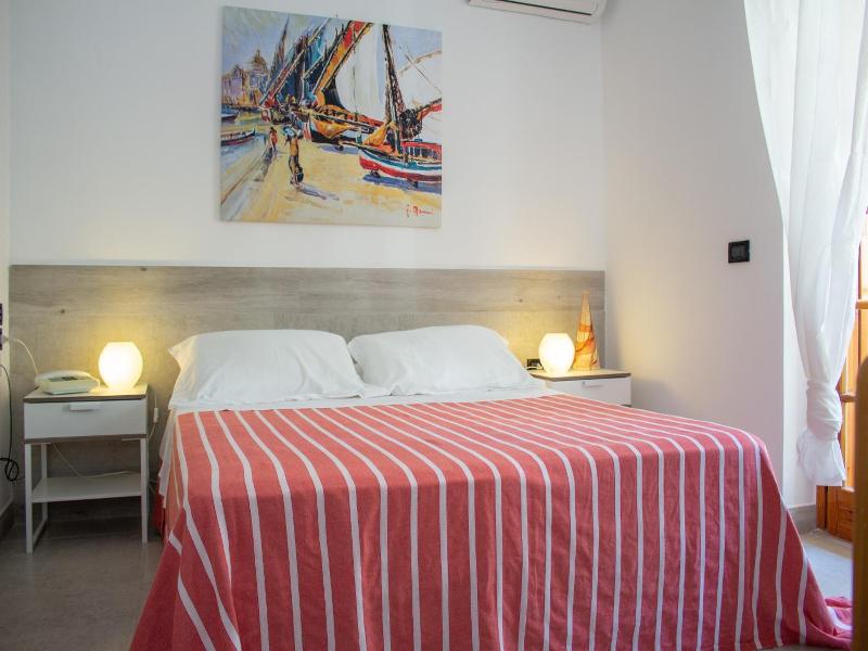 Hotel Apeneste image