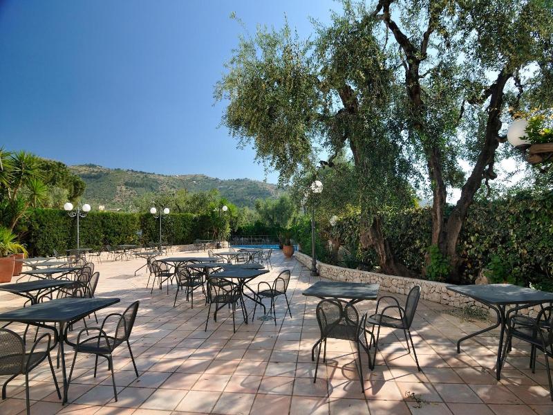 Hotel Apeneste image
