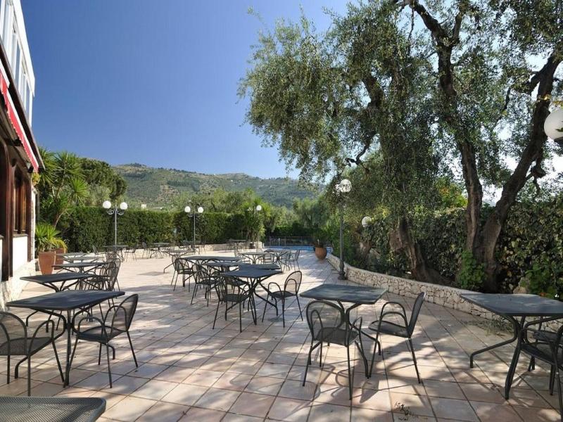 Hotel Apeneste image