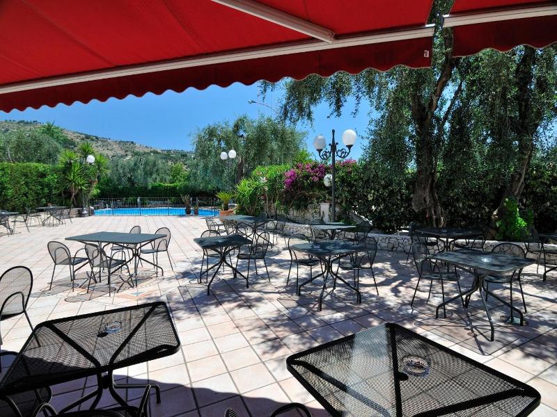 Hotel Apeneste image