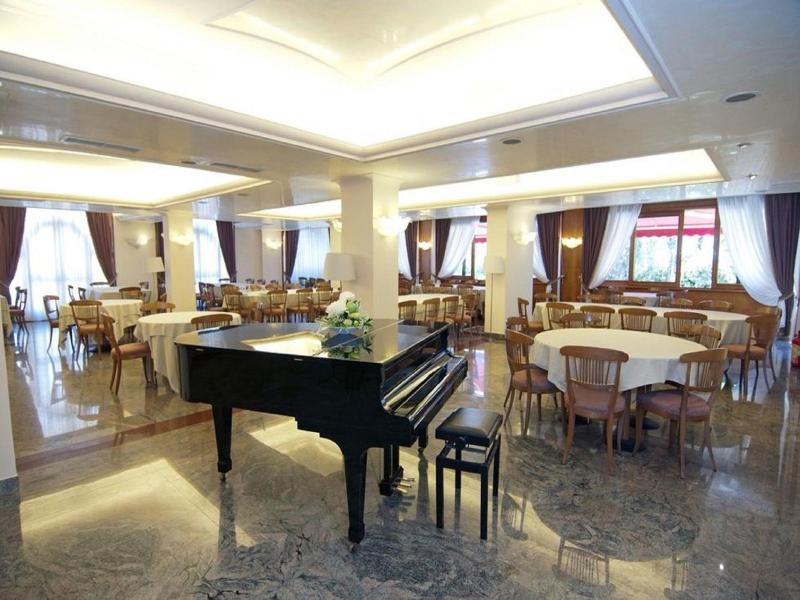 Hotel Apeneste image