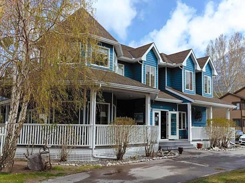 Lady Macdonald Country Inn image