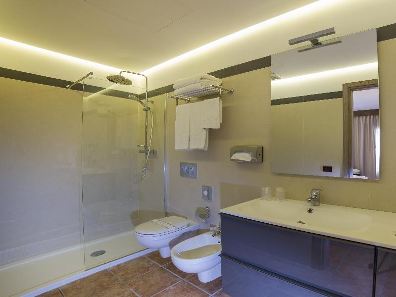 Best Western Plus Hotel Modena Resort image
