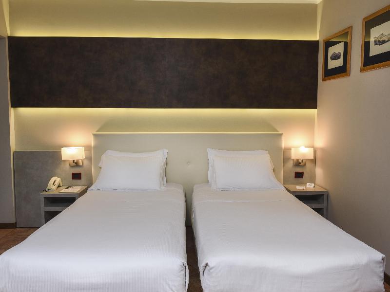 Best Western Plus Hotel Modena Resort image