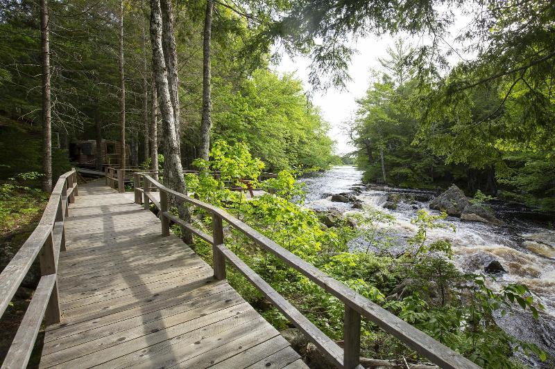 Mersey River Chalets