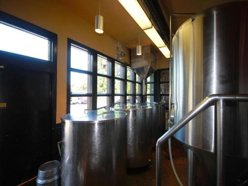 Spinnakers Brew Pub & Guest Houses image