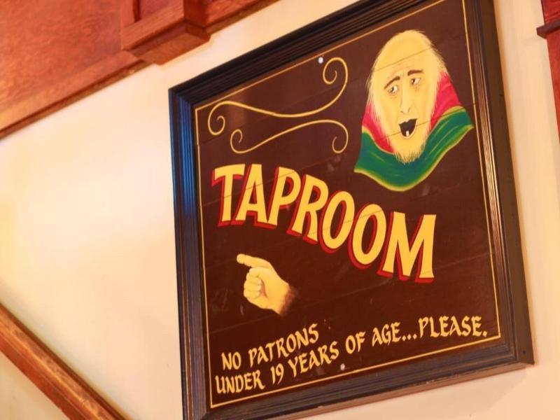 Spinnakers Brew Pub & Guest Houses image