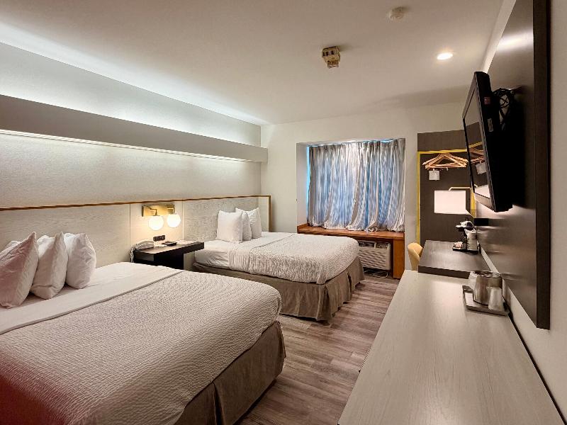 DOUBLE TWO QUEEN BEDS NON SMOKING