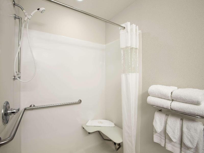 Ramada Limited & Suites Bloomington — photo 13