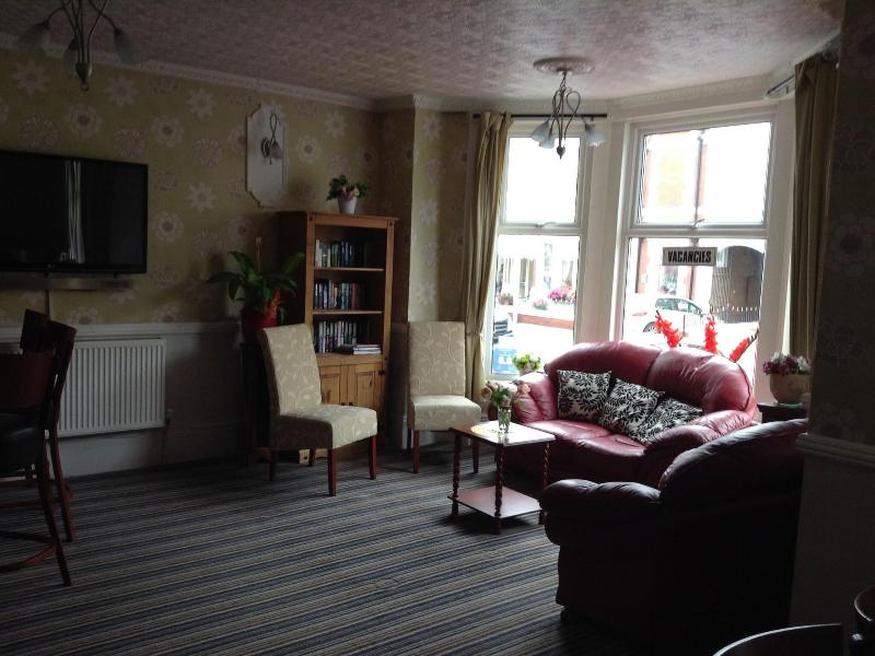 Holmlea - Guest house image
