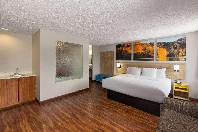 Days Inn by Wyndham Glasgow image