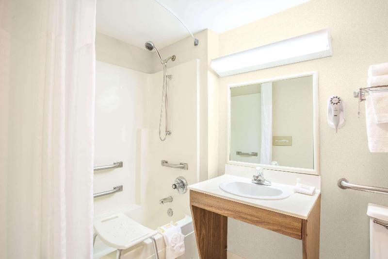 Days Inn by Wyndham Glasgow image