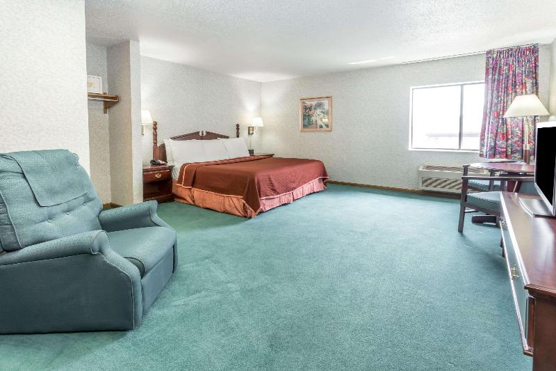 Howard Johnson by Wyndham Manteno image