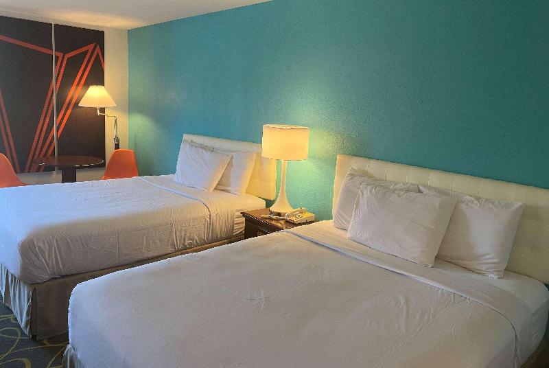 Howard Johnson by Wyndham Manteno image