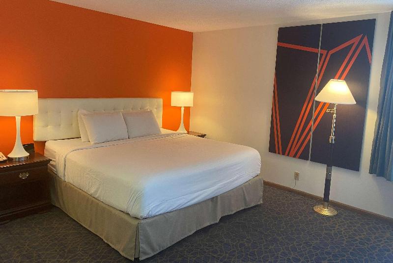 Howard Johnson by Wyndham Manteno image