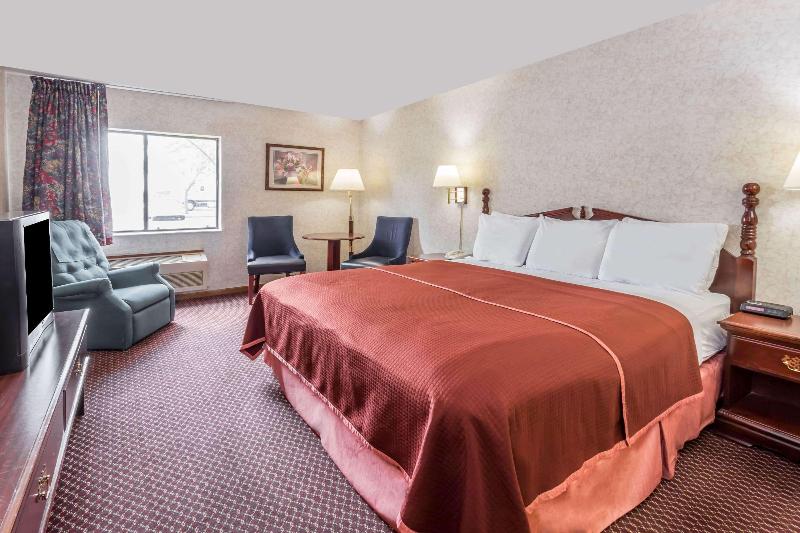 Howard Johnson by Wyndham Manteno image