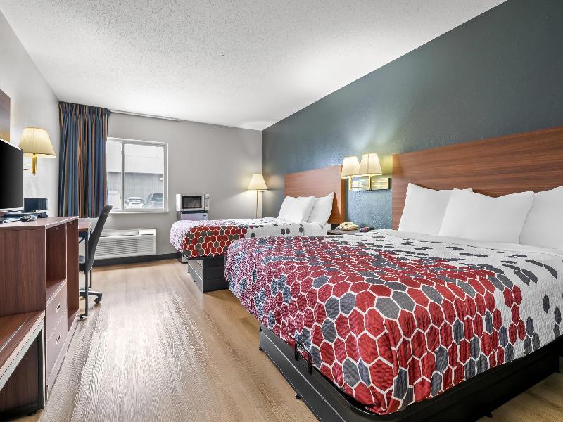 Room TWO QUEEN BEDS