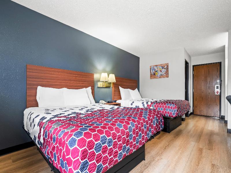 Room TWO QUEEN BEDS