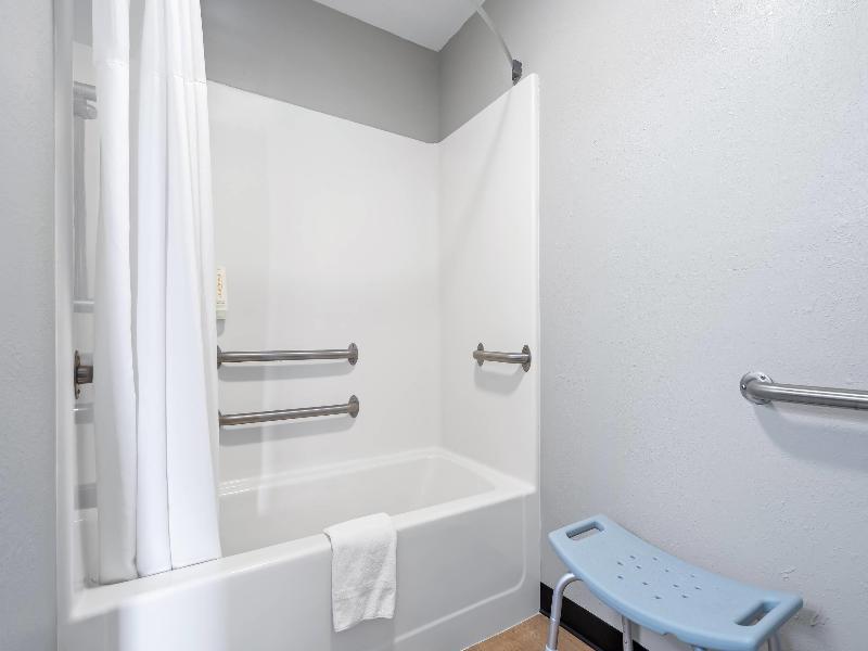 Room Accessible KING SIZE BED — photo 7