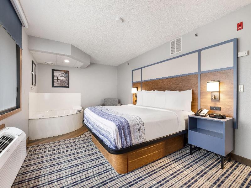 AmericInn by Wyndham Bismarck image