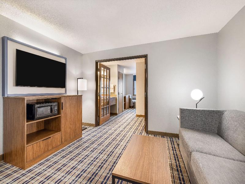 AmericInn by Wyndham Bismarck image
