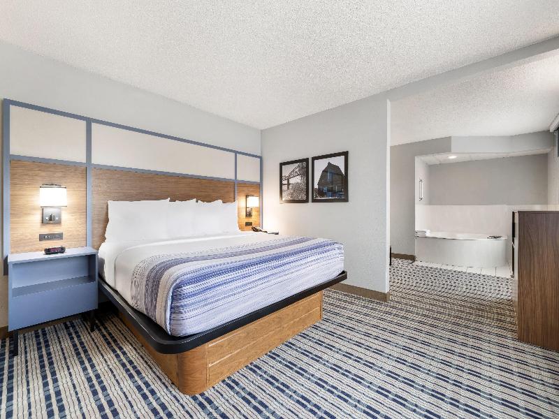 AmericInn by Wyndham Bismarck image