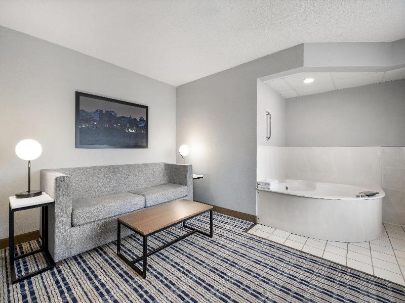 AmericInn by Wyndham Bismarck image