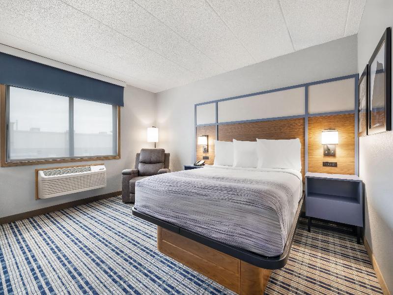 AmericInn by Wyndham Bismarck image