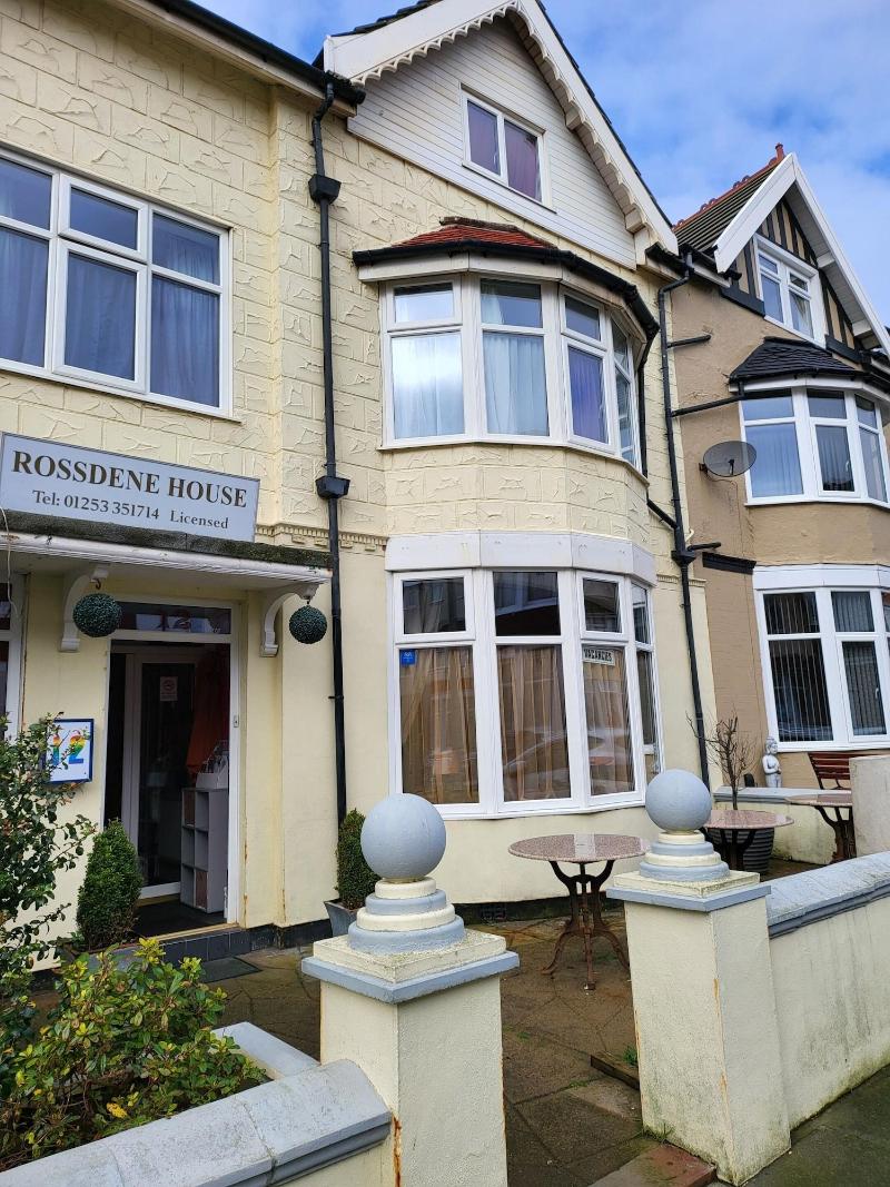 Rossdene House image
