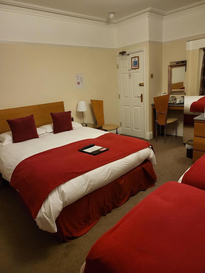 Rossdene House image
