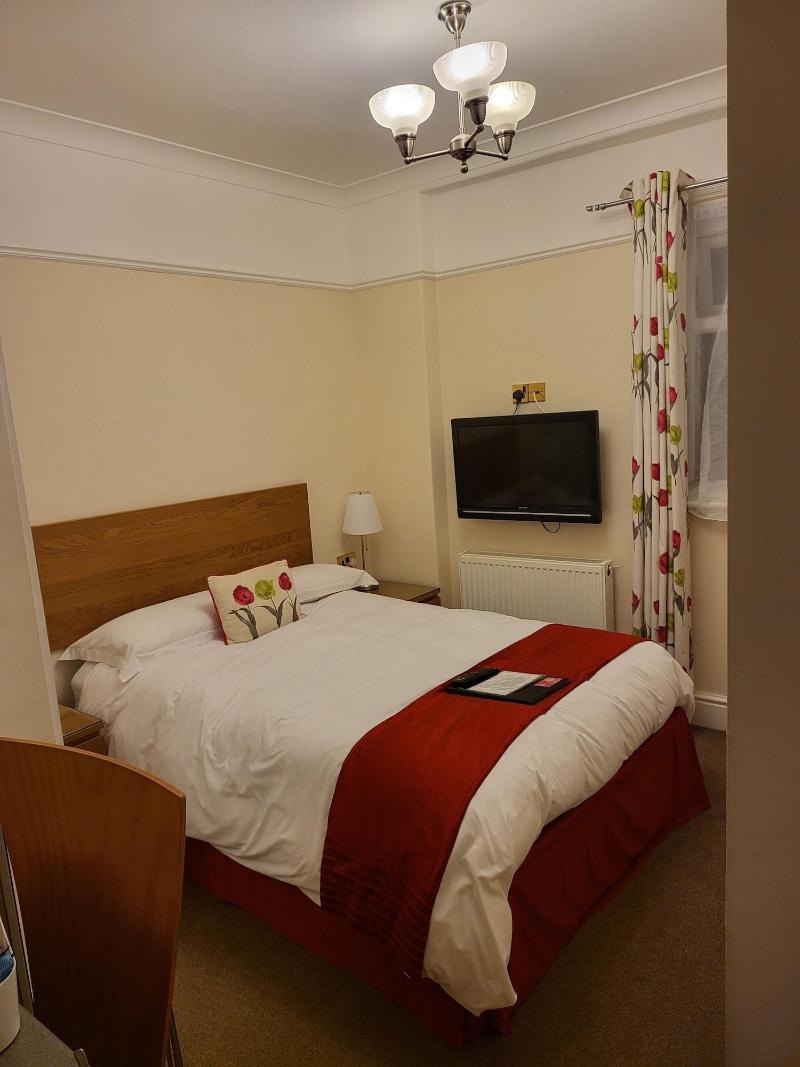 Rossdene House image