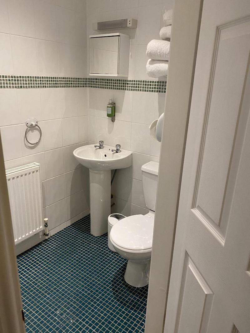Rossdene House image