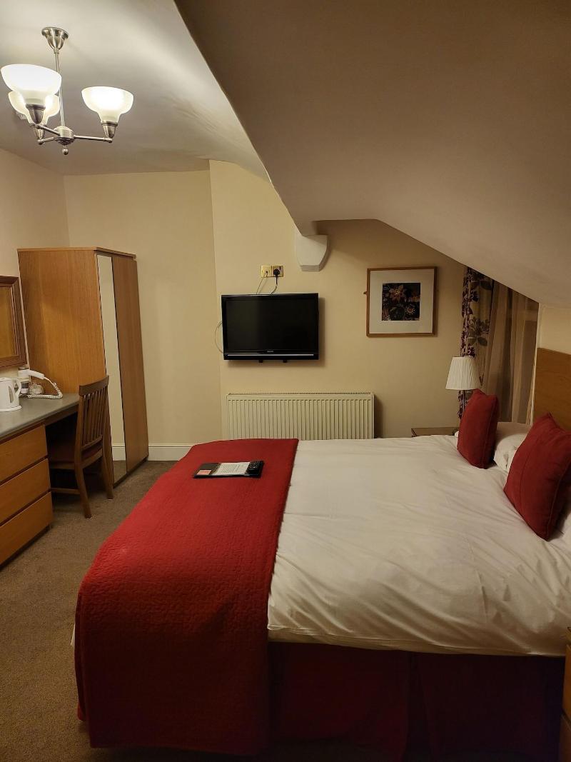 Rossdene House image