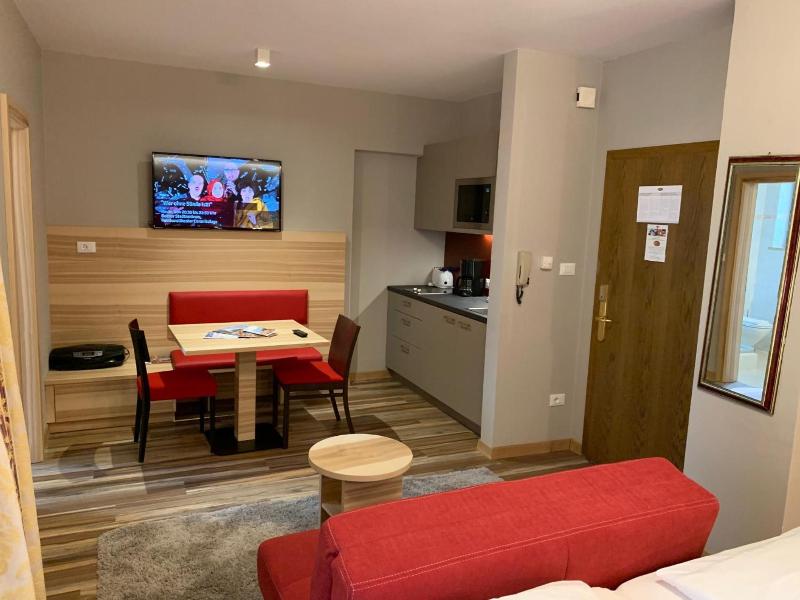 Ruster Resort image