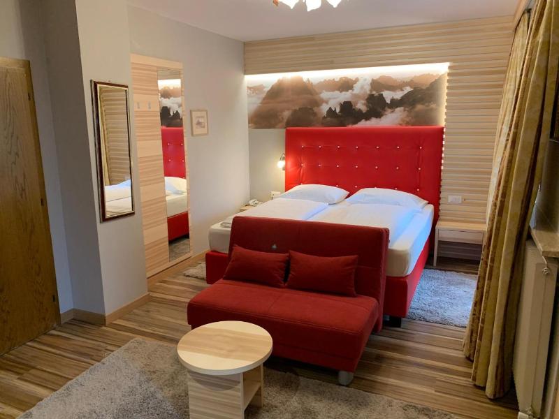 Ruster Resort image
