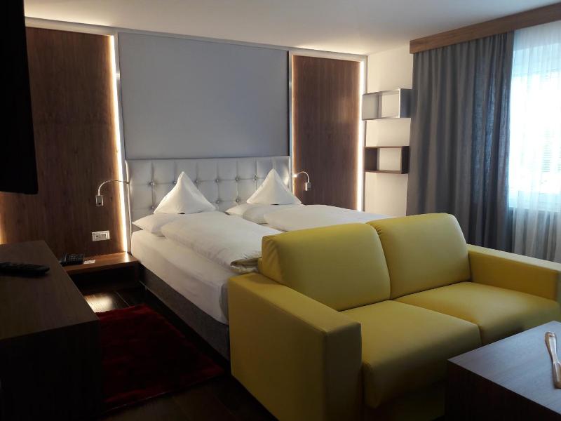 Ruster Resort image