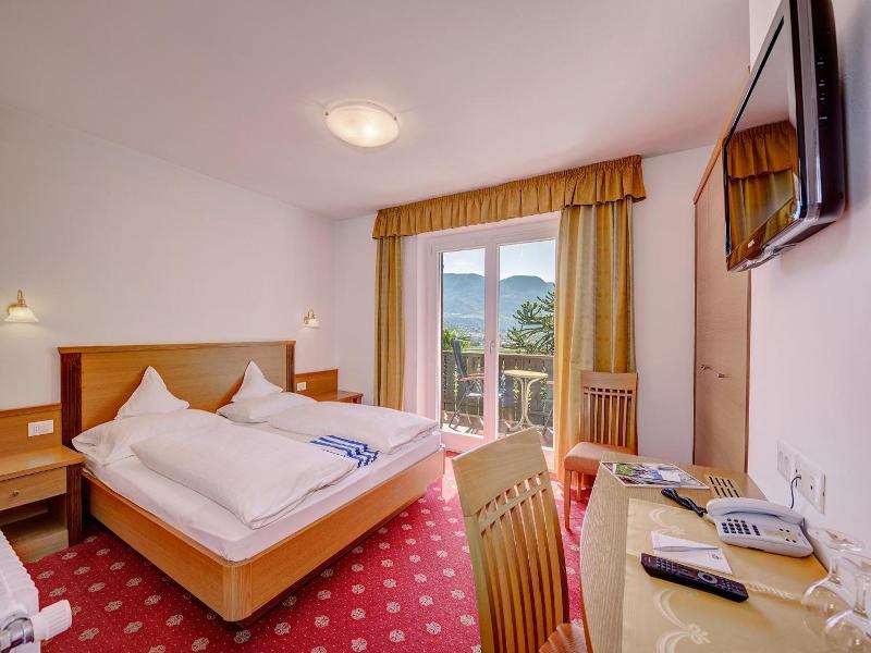 Ruster Resort image