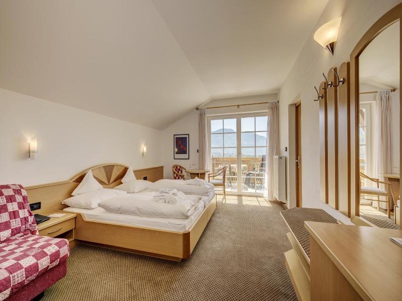 Ruster Resort image