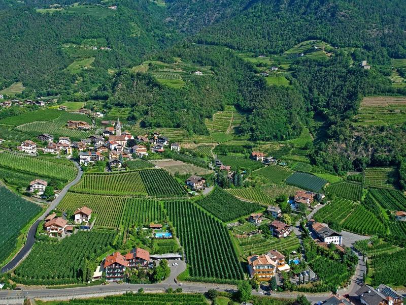 Ruster Resort image
