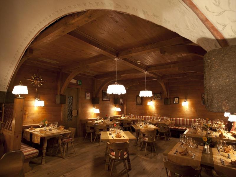 Ruster Resort image