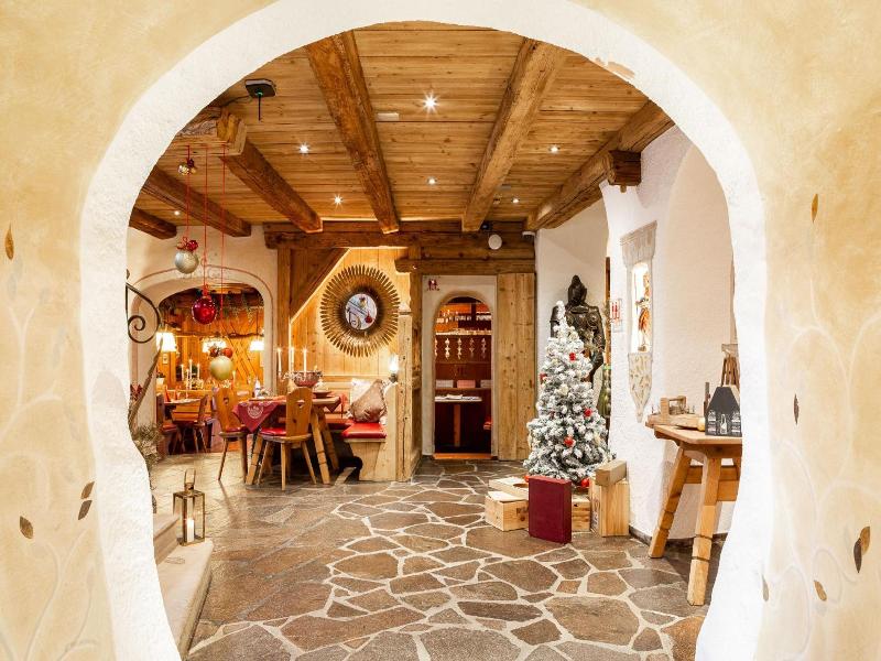 Ruster Resort image