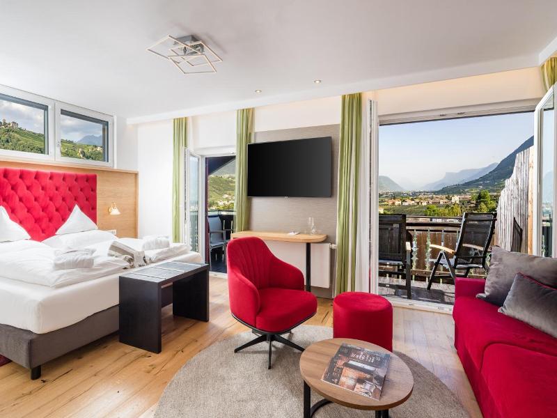 Ruster Resort image