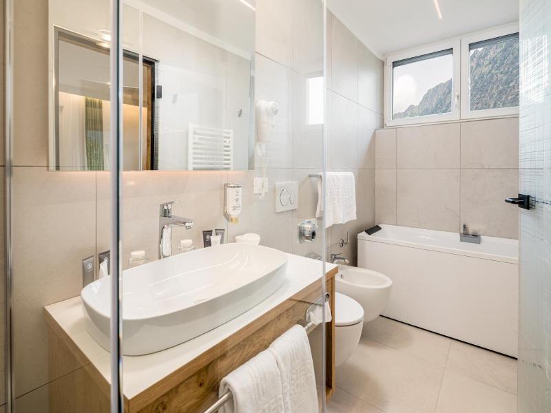 Ruster Resort image