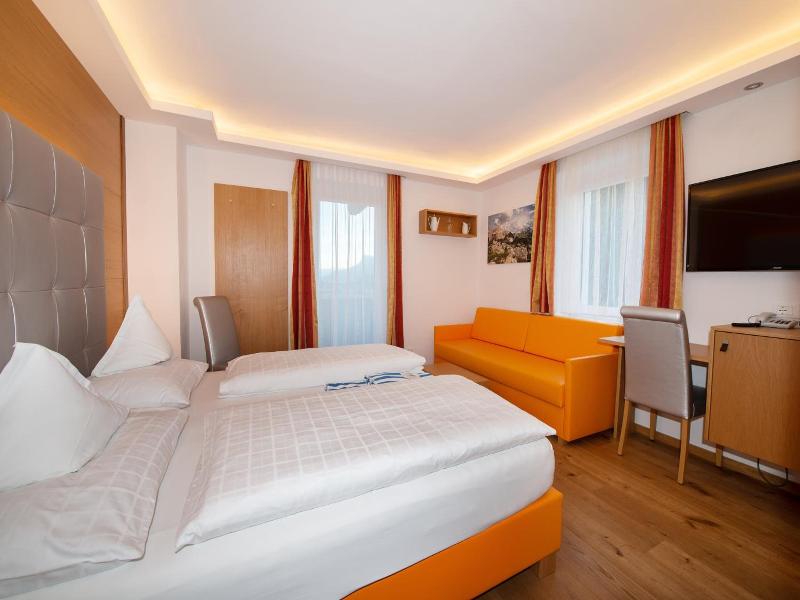 Ruster Resort image