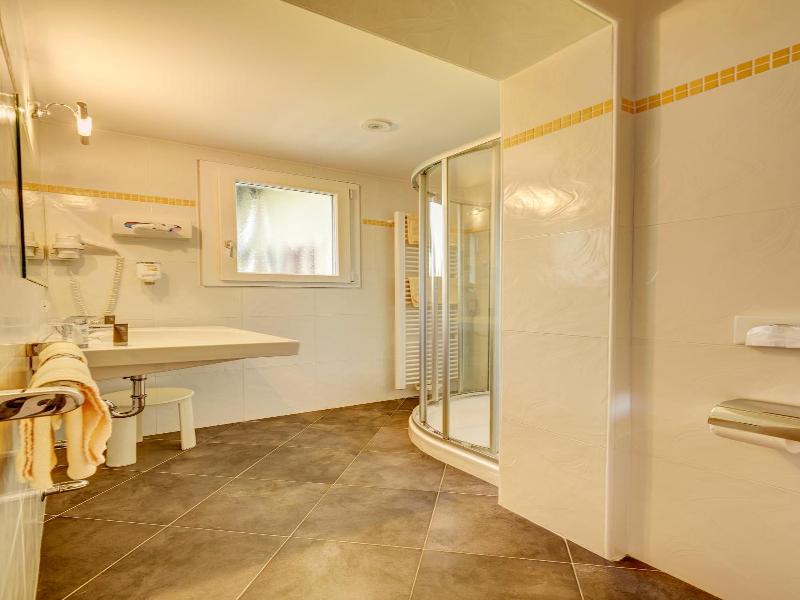 Ruster Resort image