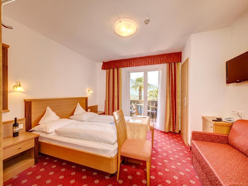 Ruster Resort image