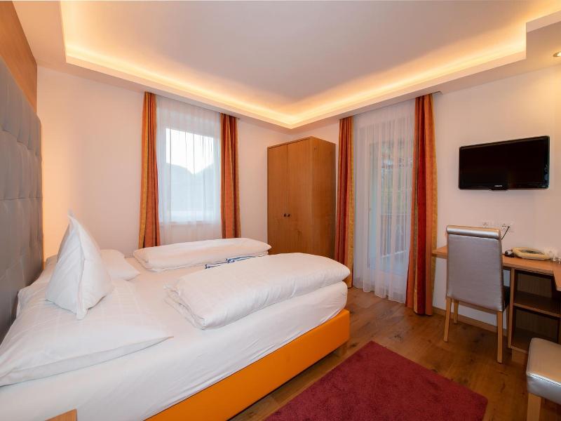 Ruster Resort image