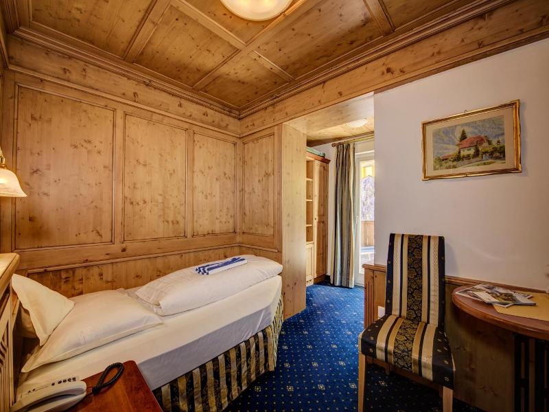 Ruster Resort image